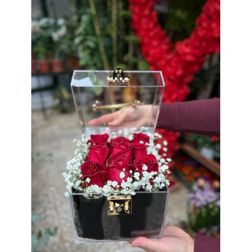 Kristal Kutuda Aşk: Kırmızı Güller