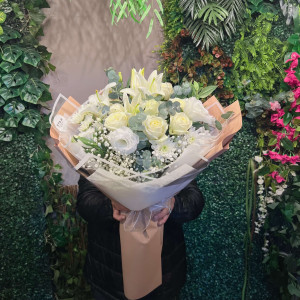 Karışık Beyaz Gül Buketi