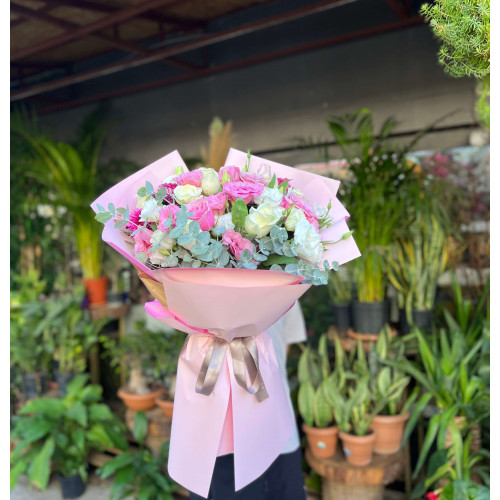 Pembe ve Beyaz Lisyantus & Gül Buketi