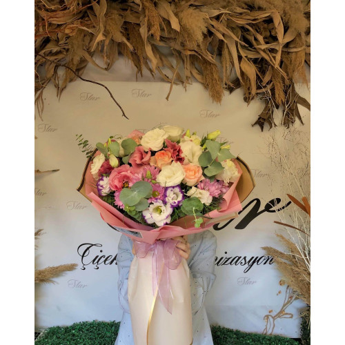 Renkli Karışık Mevsim Çiçekleri Buketi
