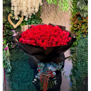 100 Adet Kırmızı Gül Buketi