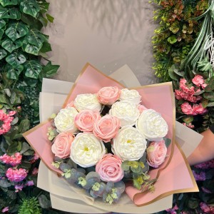 Zarif Pembe ve Beyaz Yapay Gül Buketi