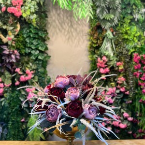 Vazoda Bordo ve Lila Yapay Aranjman