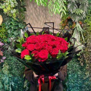 41 Kırmızı Gül Buketi