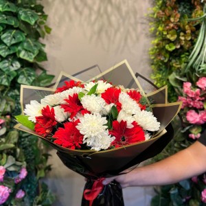 Kırmızı ve Beyaz Buket