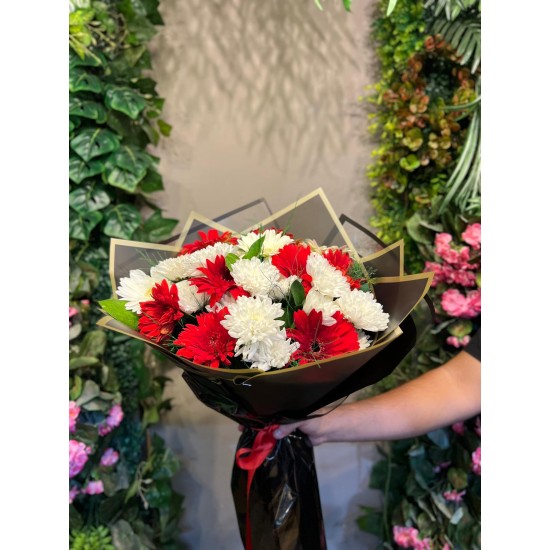 Kırmızı ve Beyaz Buket