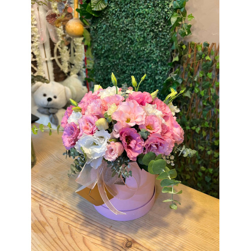 Pembe Kutuda Lisyantus Aranjmanı